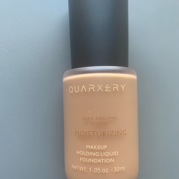 2 x Snail Liquid Moisturizing Holding Foundation Walnut 201MD NWT - Picture 8 of 9